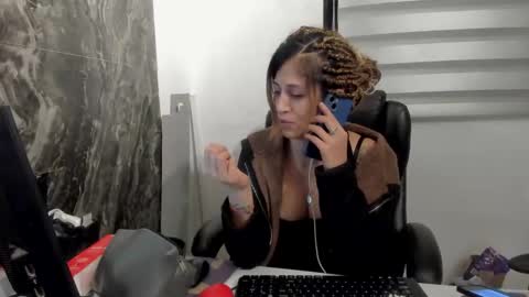 Snapshot of catt_evans1 chatting on October 14, 2025, 11:49 pm CATT EVANS online show from October 14, 2025, 11:49 pm