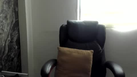 Snapshot of catt_evans1 chatting on November 30, 2025, 8:02 pm CATT EVANS online show from November 30, 2025, 8:02 pm