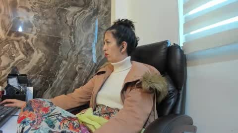 Snapshot of catt_evans1 chatting on December 20, 2025, 10:50 pm CATT EVANS online show from December 20, 2025, 10:50 pm