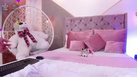 cattaleya_get online show from February 14, 2025, 12:25 pm