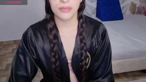 Cattleya online show from March 16, 2026, 8:02 pm