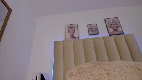 catvalentinee_ online show from October 31, 2025, 9:43 am