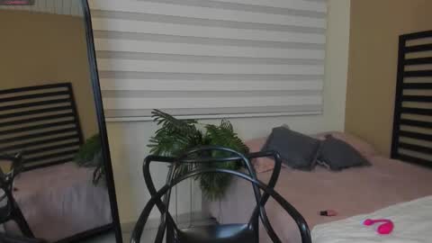 Snapshot of caty_loves chatting on February 8, 2026, 12:25 am Caty online show from February 8, 2026, 12:25 am