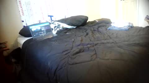 Snapshot of caughtnaked chatting on May 24, 2026, 11:43 pm caughtnaked online show from May 24, 2026, 11:43 pm