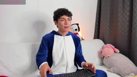 Snapshot of caydensmit chatting on November 17, 2025, 4:07 am Cayden online show from November 17, 2025, 4:07 am