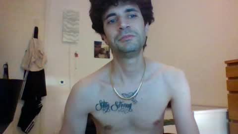 Snapshot of cazzone98italiano chatting on June 26, 2026, 5:17 pm cazzone98italiano online show from June 26, 2026, 5:17 pm