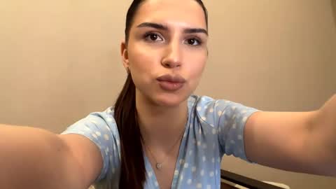 Darina online show from May 7, 2026, 4:12 pm