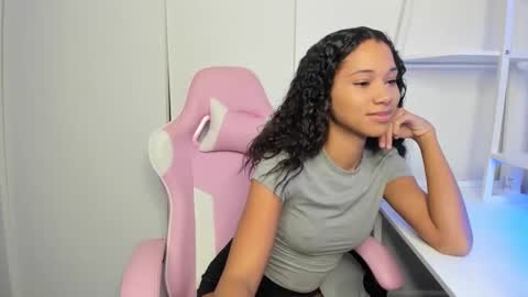 Snapshot of cedaya555 chatting on February 18, 2025, 5:42 am CEDAYA555 online show from February 18, 2025, 5:42 am