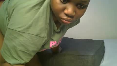 Snapshot of ceepretty25 chatting on May 19, 2026, 1:56 am ceepretty25 online show from May 19, 2026, 1:56 am