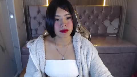 Snapshot of celeste2_b chatting on October 15, 2025, 1:00 pm Celeste online show from October 15, 2025, 1:00 pm