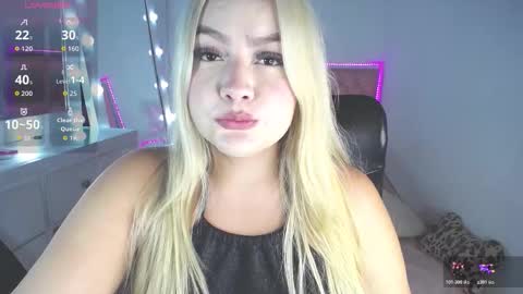 Snapshot of celeste__sweetx chatting on October 22, 2025, 11:37 pm Celeste Sweet online show from October 22, 2025, 11:37 pm