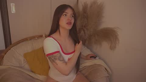 Snapshot of celeste_angel1 chatting on October 3, 2025, 8:39 pm Diane Independent model online show from October 3, 2025, 8:39 pm