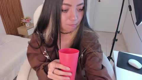 Snapshot of celeste_belmontt chatting on July 1, 2026, 5:31 am Celeste online show from July 1, 2026, 5:31 am