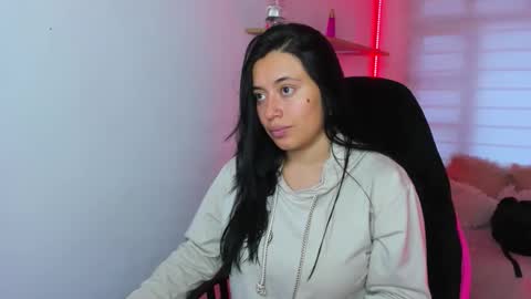 celeste_bonnet1 online show from November 28, 2025, 12:19 pm