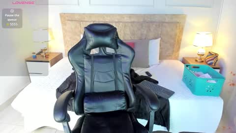 Snapshot of celeste_collinss_ chatting on December 1, 2025, 1:54 am celeste online show from December 1, 2025, 1:54 am