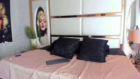 celeste_starsss online show from February 27, 2026, 9:37 pm