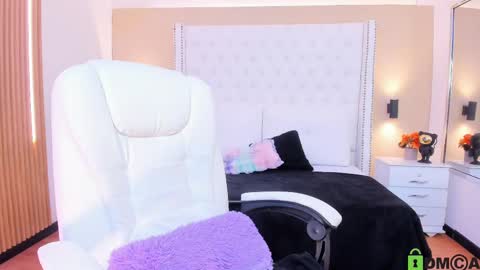 Celeste Wayne online show from November 6, 2025, 11:59 pm