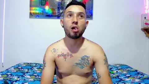 Snapshot of celeste_y_pipe chatting on January 19, 2025, 2:15 am Celeste Y Pipe online show from January 19, 2025, 2:15 am