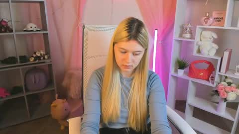 your cute kitty online show from April 11, 2026, 3:49 pm