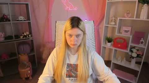 your cute kitty online show from April 21, 2026, 7:06 pm