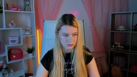 Snapshot of celestinemauriac chatting on May 4, 2026, 6:37 pm your cute kitty online show from May 4, 2026, 6:37 pm