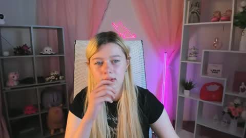 Snapshot of celestinemauriac chatting on May 11, 2026, 6:27 pm your cute kitty online show from May 11, 2026, 6:27 pm