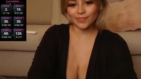 Celia online show from November 17, 2025, 6:08 am