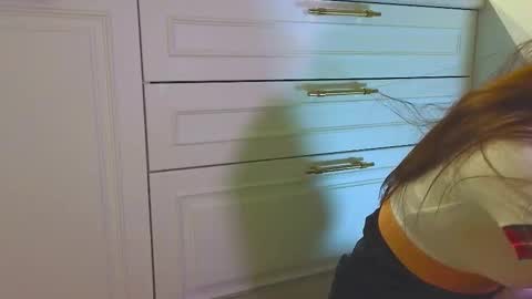 Aneli online show from November 24, 2025, 8:52 pm