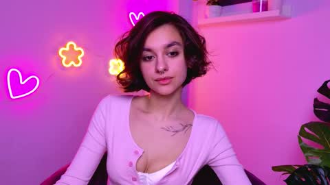  Celine  online show from December 21, 2025, 4:41 am