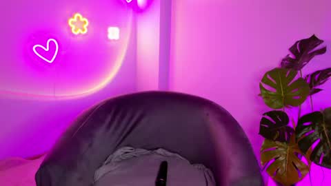  Celine  online show from April 19, 2026, 2:11 am