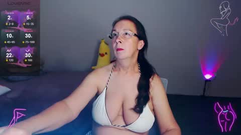 Snapshot of celine_faer1 chatting on October 4, 2025, 6:50 pm Celine online show from October 4, 2025, 6:50 pm