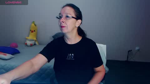 Snapshot of celine_faer1 chatting on April 6, 2026, 10:38 am Celine online show from April 6, 2026, 10:38 am