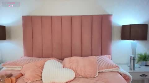 Snapshot of celine_golden chatting on November 11, 2025, 10:54 pm CELINE online show from November 11, 2025, 10:54 pm