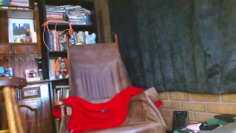 Snapshot of cguffey2284 chatting on February 20, 2025, 12:41 am cguffey2284 online show from February 20, 2025, 12:41 am