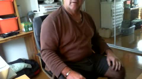 Snapshot of chalkstall chatting on June 14, 2026, 2:35 am Chalky online show from June 14, 2026, 2:35 am