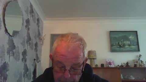 Snapshot of champers37 chatting on February 19, 2025, 3:05 pm Champers online show from February 19, 2025, 3:05 pm