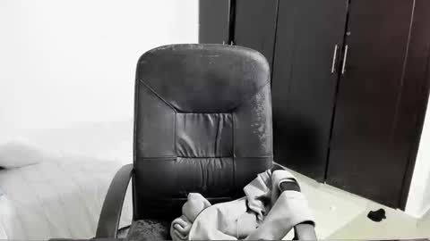 Kenji online show from September 13, 2025, 4:23 am