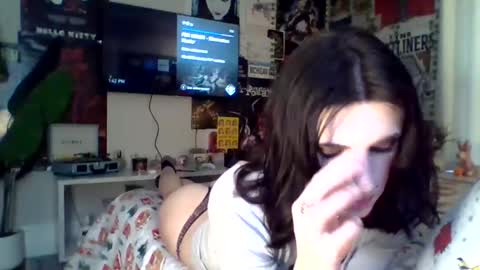 chanel2002 online show from November 12, 2025, 6:41 pm