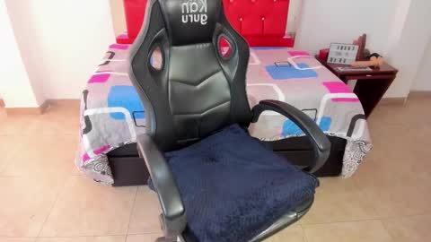 Snapshot of chanel_gold chatting on February 24, 2025, 6:58 pm online show from February 24, 2025, 6:58 pm