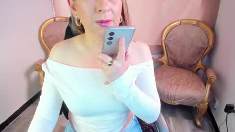 Snapshot of chanel_gold chatting on July 17, 2026, 4:45 pm online show from July 17, 2026, 4:45 pm