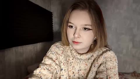 Snapshot of chanelledroz chatting on December 18, 2025, 7:58 am Lia online show from December 18, 2025, 7:58 am