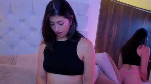 Snapshot of chanellgv chatting on November 19, 2025, 10:43 pm Chanell online show from November 19, 2025, 10:43 pm