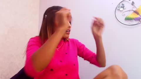 Raquel  online show from September 27, 2025, 12:10 pm