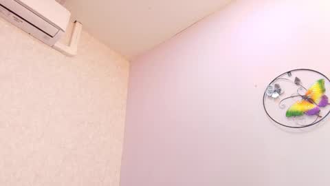 Raquel  online show from October 2, 2025, 12:01 pm