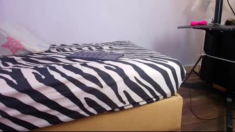 Raquel  online show from October 17, 2025, 12:08 pm