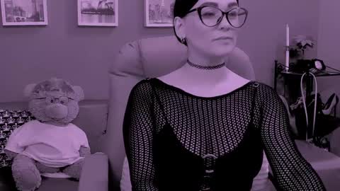 The Queen online show from April 5, 2026, 6:43 am