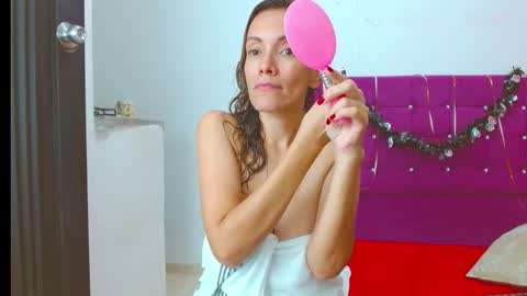 Snapshot of chantalsemenova2023 chatting on November 7, 2025, 3:56 pm chantal sweety and horny latina for u online show from November 7, 2025, 3:56 pm