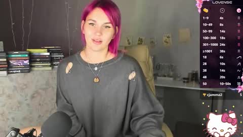 Suzanna Snow online show from September 25, 2025, 3:10 am