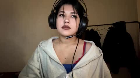 Snapshot of charalilleberg chatting on December 5, 2025, 7:39 am Lola online show from December 5, 2025, 7:39 am