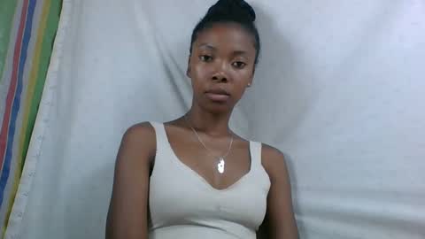 chariola0101 online show from February 2, 2025, 11:19 am